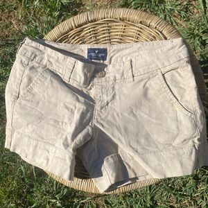 American Eagle khaki shorts Sz 2